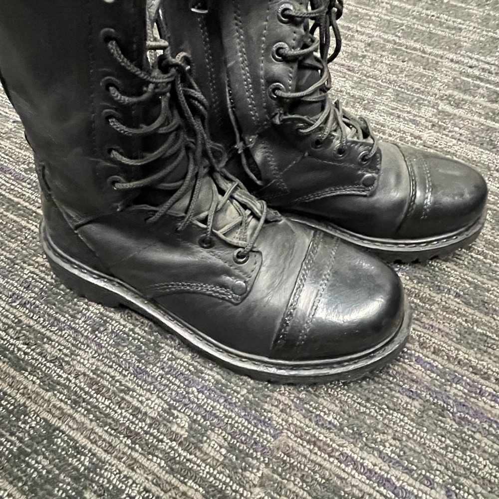 Rocky Black Combat Boots with High-Top Design and Lace-Up Closure